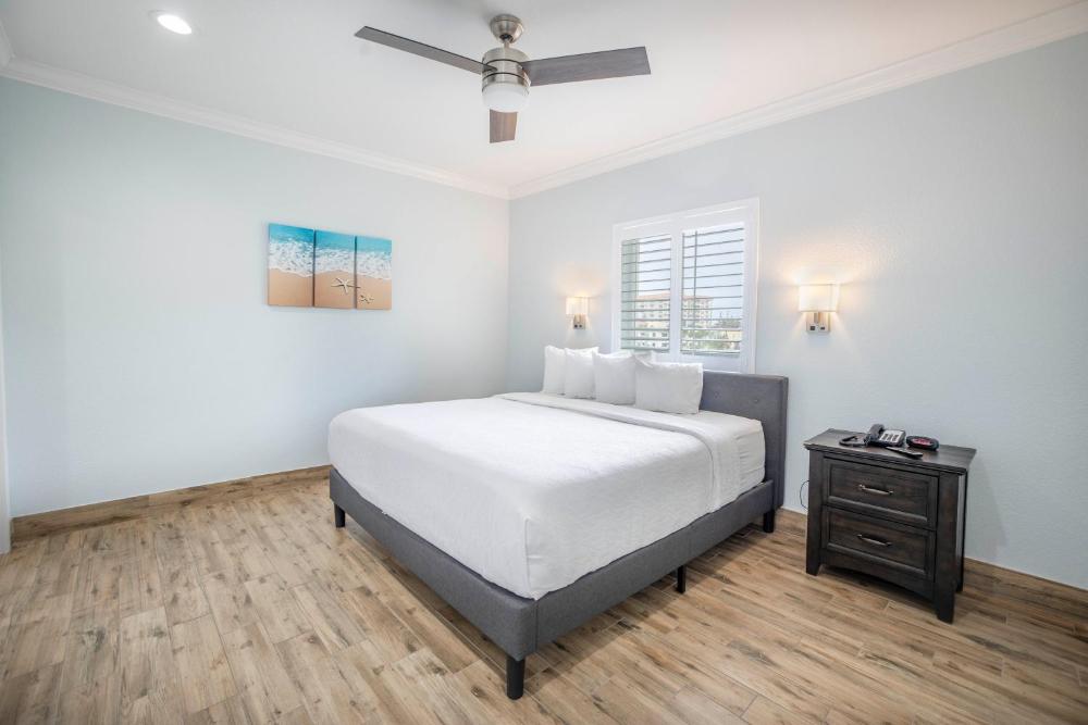  King Suite with Kitchen located across the street interior